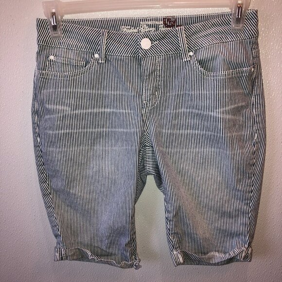 Faded Glory Womens Size 6 Blue Railroad Stripe Pockets Cuffed Bermuda Shorts - Picture 4 of 9